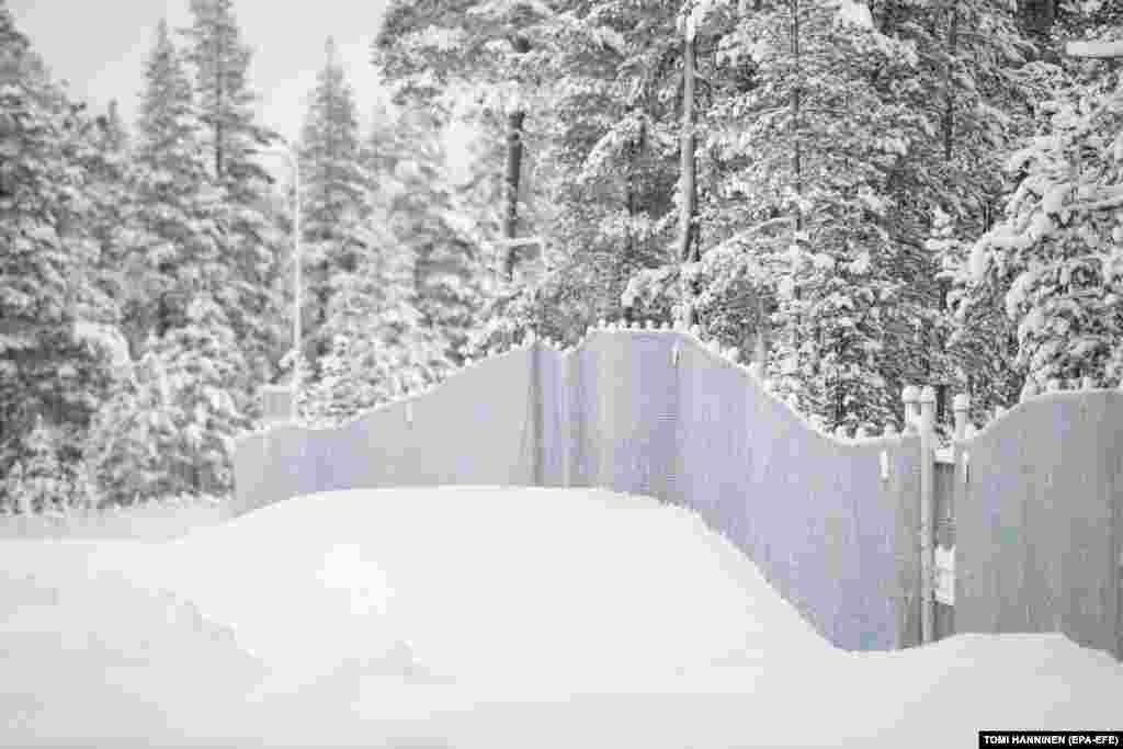 Gardul la trecerea frontierei Raja-Jooseppi