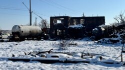 Traumatizați și singuri, sinistrații din Crevedia se descurcă cu ce le-a mai rămas: aproape nimic