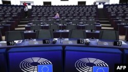 Alegerile pentru Parlamentul European se vor ține în România pe 9 iunie. Ca și la ediția precedentă, din 2019, politicienii români încearcă să ia voturi și de la „diasporă”, iar în acest context R. Moldova are un loc special. 