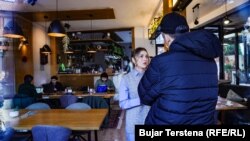 Loresa je iza sebe ostavila 28 godina gorko-slatkih uspomena u Londonu. Priština, 27. 12. 2023.