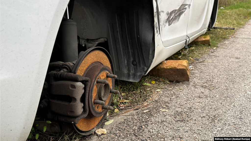 Amennyiben a tulajdonos az elszállítástól számított kilenc hónapon belül sem jelentkezik, az elárverezett autó utáni bevétel az államra száll