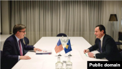 O'Brajen i Kurti prilikom susreta u Davosu, u Švajcarskoj, 16. januar 2024.