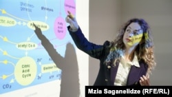 თათული შერვაშიძე რეზიდენტურაში სწავლის პარალელურად სამ უნივერსიტეტში მუშაობს