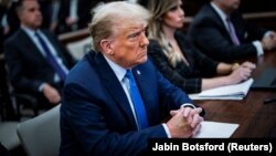 Bivši predsjednik SAD, Donald Trump na suđenju za prevaru u New Yorku, 6. novembar 2023. 