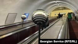 ინსტალაცია მეტროში 6 თვის განმავლობაში იქნება და სამი ხელოვანის შექმნილი კომპოზიციები გაჟღერდება