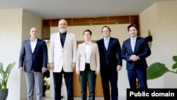 Тирана: Премиерот на Северна Македонија, Димитар Ковачевски, премиерот на Албанија, Еди Рама, премиерката на Србија, Ана Бернабиќ, еврокомесарот Оливер Вархеји и премиерот на Црна Гора, Дритан Абазовиќ, 17 јули 2023. 
