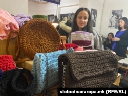 Основката Врговска со дел од своите изработки