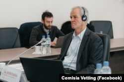 Адвокат Ион Буруянэ во время собеседования с комиссией vetting