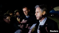 Antony Blinken u razgovoru s novinarima pred odlazak u Jordan, na Kreti, Grčka, 6. januara 2024.