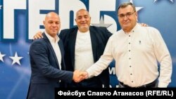 Кандидат-кметът на Пловдив на ГЕРБ Костадин Димитров, лидерът на партията Бойко Борисов и бившият кмет на града и неуспешен кандидат на коалицията "Съединени за Пловдив" Славчо Атанасов (отляво надясно).