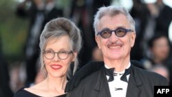 Вендерс и съпругата му на фестивала в Кан през 2023 г.