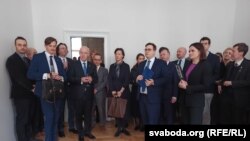 სტუმრებს შორის იყო ჩეხეთის საგარეო საქმეთა მინისტრი იან ლიპავსკი, რომელსაც სვიატლანა ციხანოუსკაიამ "კეთილმეზობლობის ჯვარი" გადასცა. 