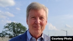 William Courtney, studiues i lartë në Rand Corporation - institut me bazë në SHBA.