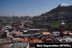 ხედი თბილისზე ნარიყალას ციხიდან