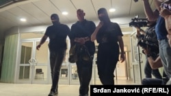 Bivši Glavni Specijalni tužilac Milivoje Katnić izveden iz prostorija Specijalnog policijskog tima oko 21.45. nakon devet sati saslušanja. 14. april 2024. 