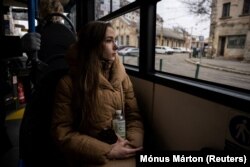 Nakon probe, Hana ide doma.