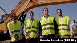 Кметът на София Васил Терзиев (третият отляво) даде брифинг за началото на ремонта в района на кръстовището на ул. "Опълченска" и бул. "Сливница", 18 юли 2024 г..