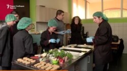 Средношколци со попреченост - учат со љубов и посветеност, игнорирани за вработување