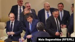 Ираклий Кобахидзе (в центре) и члены правительства Грузии 