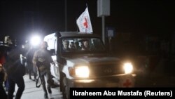 Заложниците бяха посрещнати с автомобил на Червения кръст