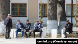 ხალხი ცხინვალის ქუჩაში. 2023 წლის 31 მარტი