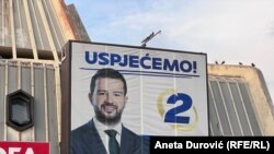 Još nisu uklonjeni bilbodi predsjedničkih kandidata. (Bar)