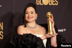 Лили Гладстоун стана първата актриса от коренното население на САЩ с награда „Златен глобус“, 7 януари 2024 г.