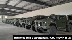 Оклопните возила денеска, 2 јуни 2023, пристигнаа во армиската касарна во Штип