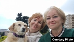 Анна Трусова и Ирина Нипполайнен (слева)
