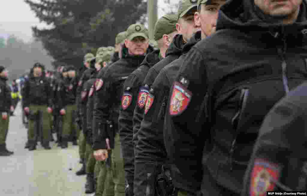 Policija i volonteri idu od zgrade do zgrade ne bi li pronašli neki trag, koji bi pomogao u potrazi za nestalom Dankom, a provereni su i napušteni objekti.