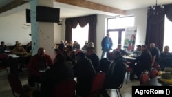 Prezentările în căminele culturale sau în săli ale primăriilor au reprezentat principalele activități ale programului Agricoop.