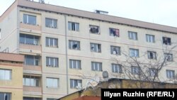 Приемателният център за бежанци в „Овча купел“. На един от етажите е разположена т.нар. „зона за сигурност“.