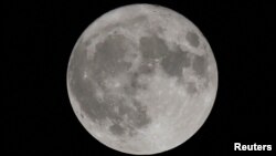 Mogućnost pronalaska vode na Mjesecu uzbudljiva je na mnogo načina, kažu naučnici.