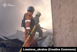 Pompierii din Sumî după un atac rusesc pe 30 august.