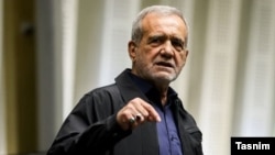 Chirurgul cardiolog Masoud Pezeshkian devine al nouălea președinte al Iranului. 