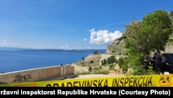 Pripadnici Državnog inspektorata na mjestu uvale Vruja, 2. lipnja 2023.