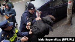 ამ დრომდე მხოლოდ 10 ადამიანის დაკავება დასტურდებოდა.