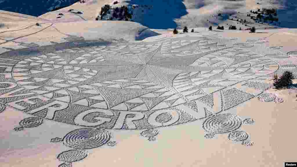 Simon Beck brit művészt a világ első hóművészeként tartják számon. Hóból készített tájrajzai mellett homokszobrokat is készít. Becknek és hét másik aktivistának összesen tizenkét órába telt, amíg életre keltették a másfél hektáros, két focipálya méretű műalkotást a kétezer méteres magasságban