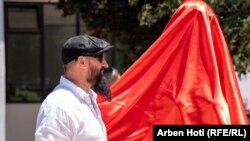 Sabri Behramaj, skulptor i shtatores së Leotrim Ahmetit.