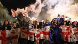 «Они пытаются остаться у власти – естественно, все их последние инициативы направлены на это»