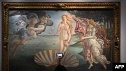 "Раждането на Венера", днес изложена в галерия "Уфици"