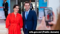 Ministra de externe a Belgiei, Hadja Lahbib și șeful diplomației de la Chișinău Nicu Popescu la ministeriala Francofoniei din Tunisia, noiembrie 2022.
