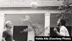 Eörsi István és Orbán Viktor Perőcsényben 1990-ben