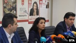 Благовест Кирилов, Ваня Григорова и Иван Таков на пресконференция в щаба на „БСП за България“ след втория тур на местните избори