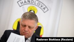 Premierul slovac Robert Fico la ședința de guvern din orașul Handlova, înainte de a fi împușcat și rănit, pe 15 mai 2024