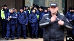 Полицаи от Столичната дирекция на вътрешните работи (илюстративна снимка).