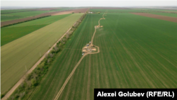 Lucrări de construcție a liniei electrice aeriene Vulcănești - Chișinău, în satul Congaz, UTA Găgăuzia