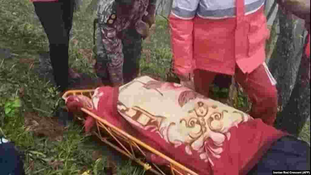 A hatvanhárom éves Raiszit és társait, köztük Hosszein Amir-Abdollahian külügyminisztert holtan találták a baleset helyszínén