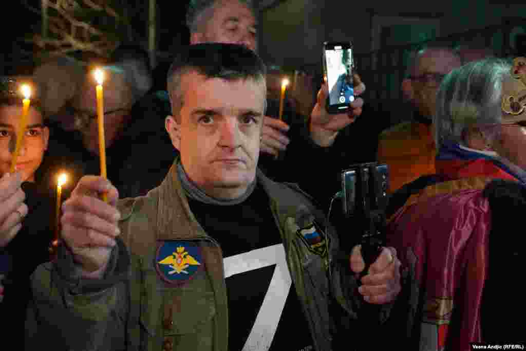 Moleban je održan ispred Ruske crkve u Beogradu koja je bila zatvorena.