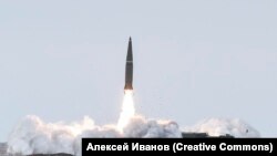 Rusia a atacat Ucraina cu rachete balistice și aproape 100 de drone. Forțele Aeriene ale Ucrainei raportează că au neutralizat 63 de drone.